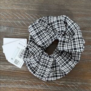 NWT Lululemon Uplifting Oversized Scrunchie in Blister Check White Black Preppy